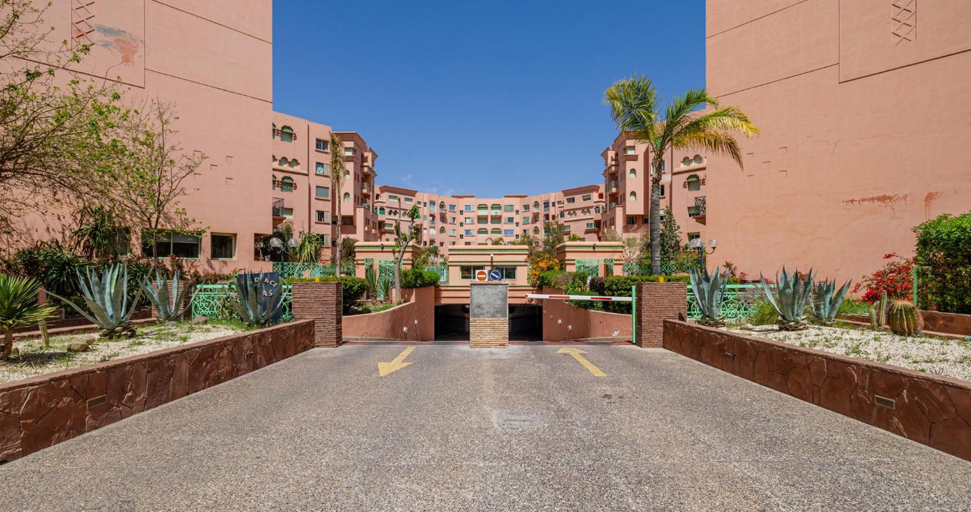 Appartamento Charming 2-Bed Oasis Pool View Marrakesh Esterno foto