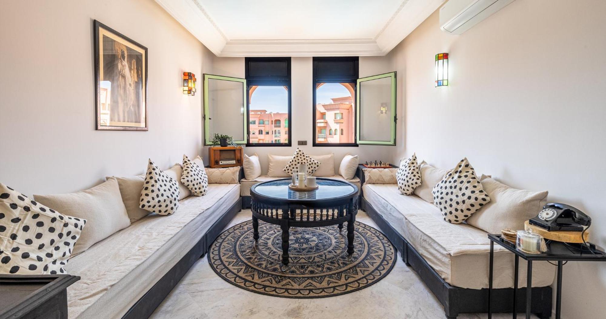 Appartamento Charming 2-Bed Oasis Pool View Marrakesh Esterno foto